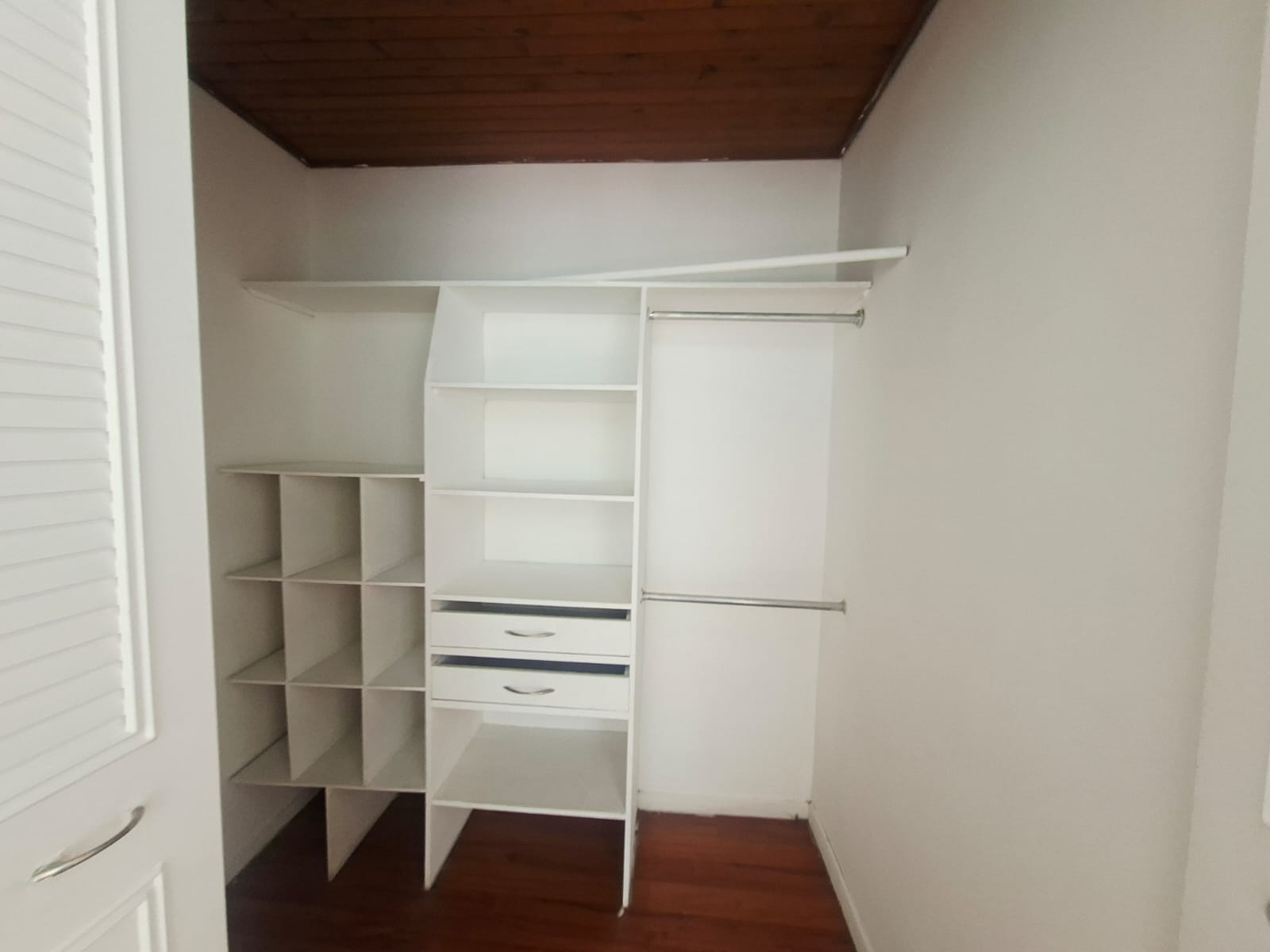 APARTAMENTO EN ARRIENDO POBLADO MUY CERCA AL MALL DEL ESTE
