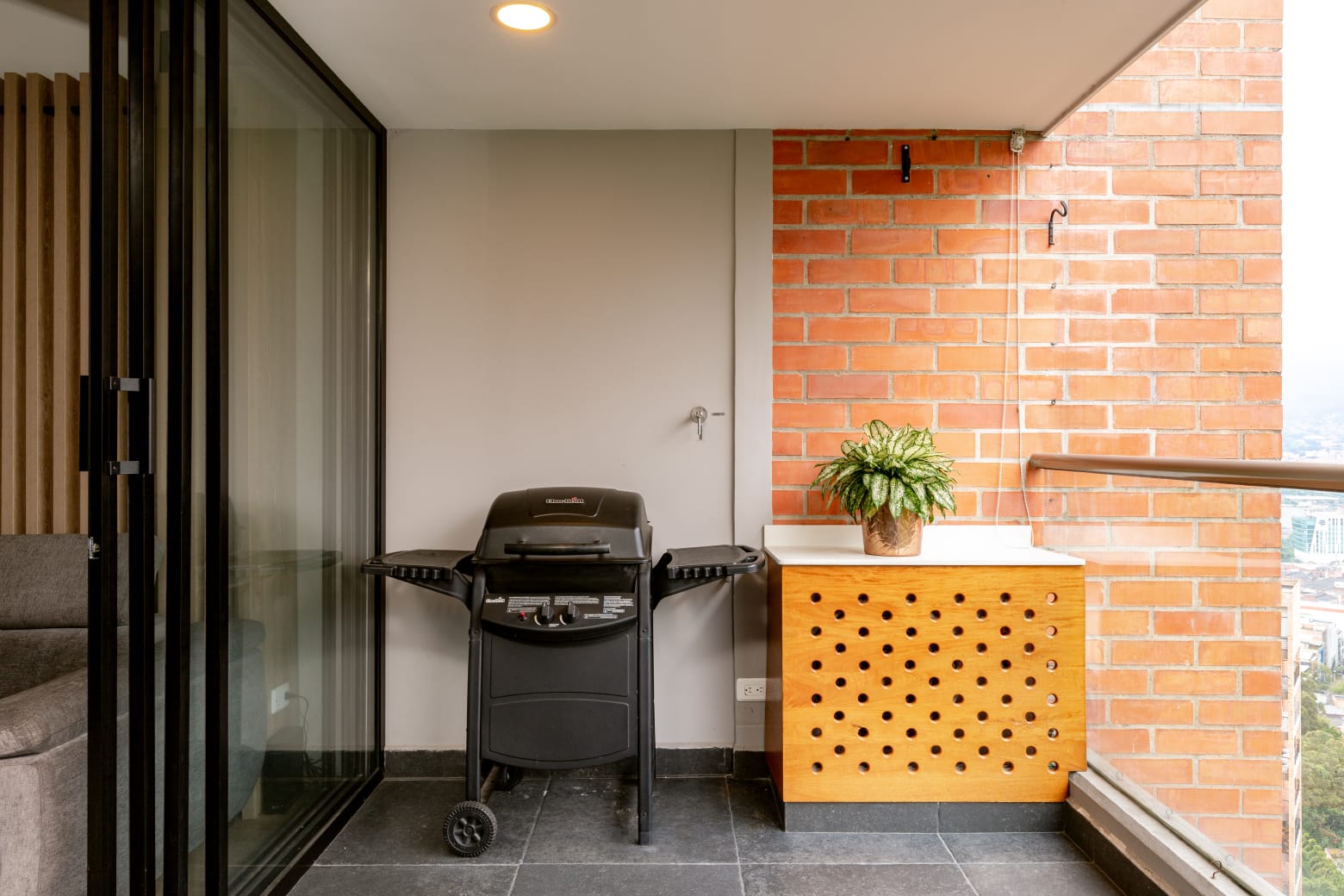 APARTAMENTO EN VENTA Y ARRIENDO AMOBLADO  POBLADO L.ENCIERRO