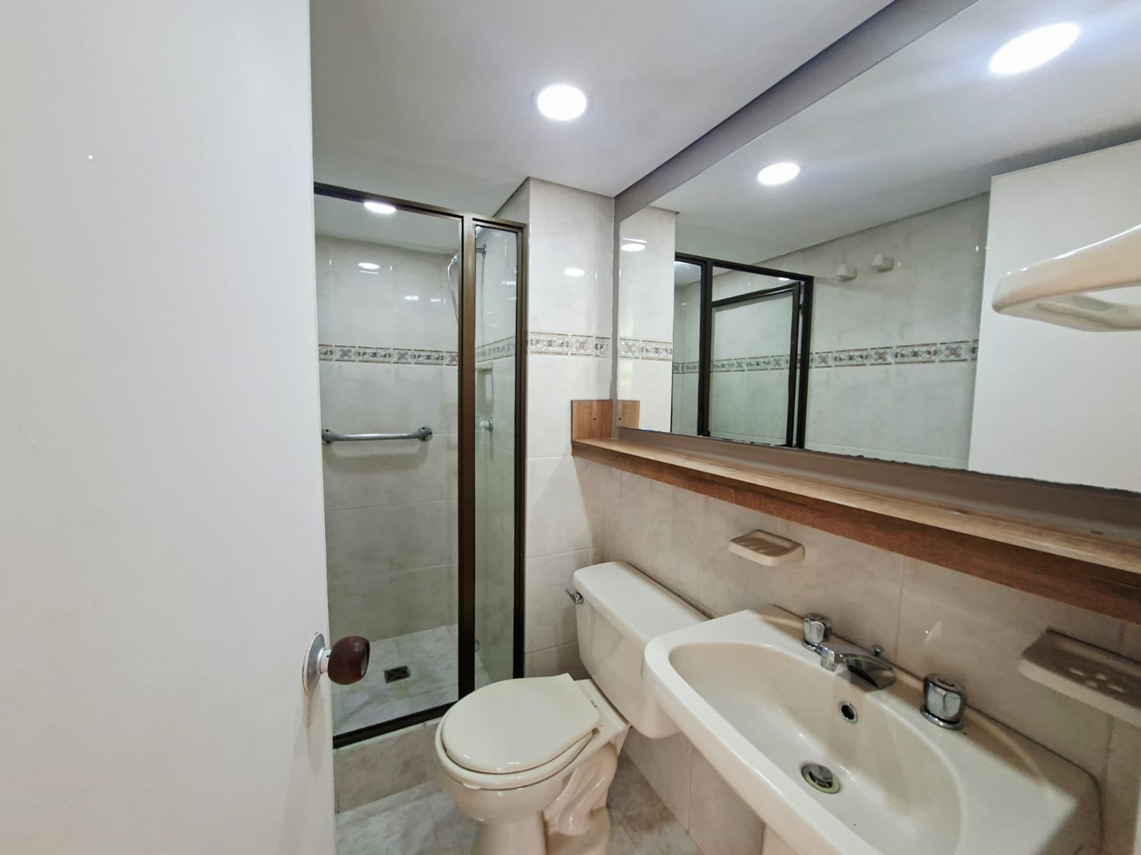 APARTAMENTO EN VENTA  CERCA AL TESORO POBLADO VT