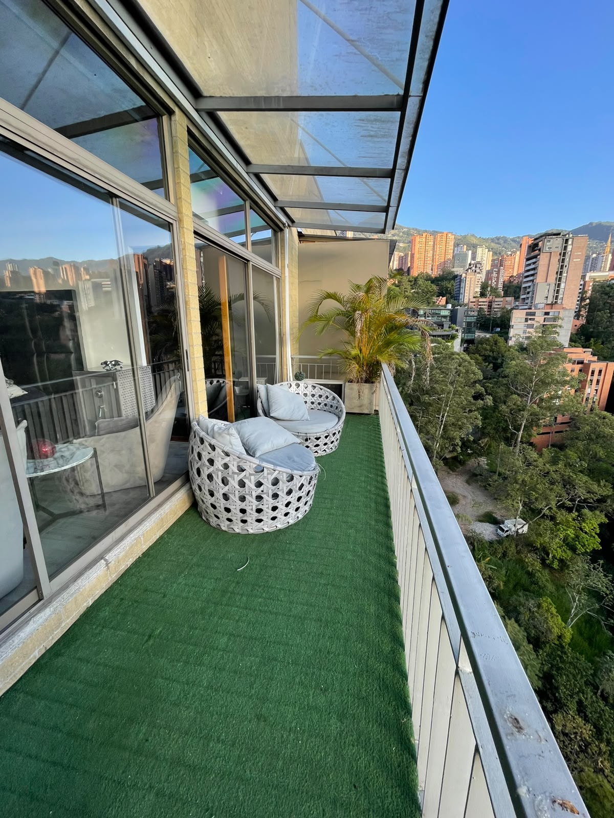 Apartamento tipo Loft amoblado con Jacuzzi Poblado
