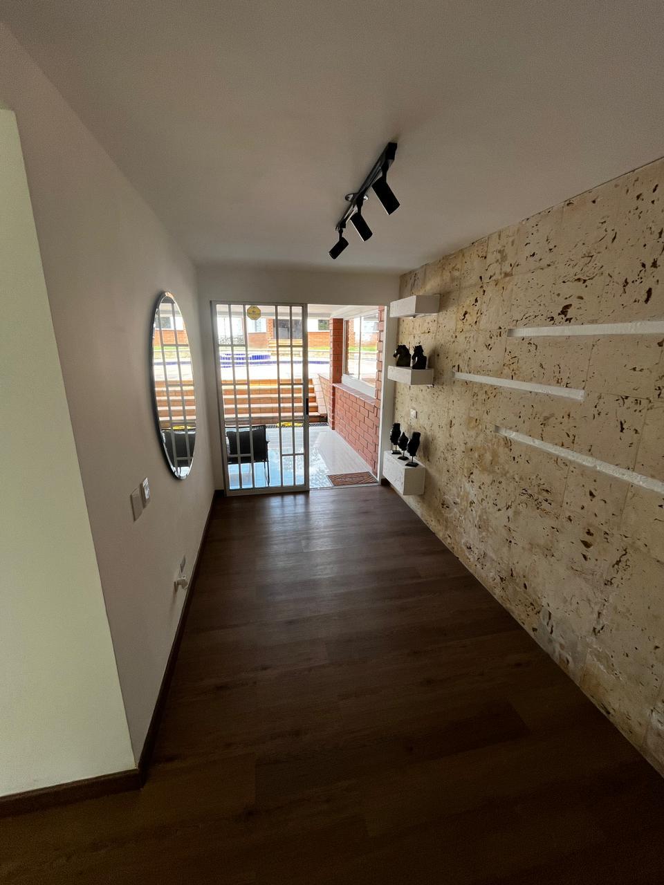 CASA EN VENTA EL POBLADO CERCA A LA CALERA