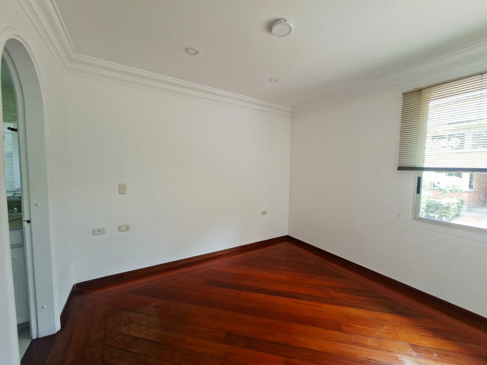 CASA EN VENTA LOMA DEL ESMERALDAL ENVIGADO TL