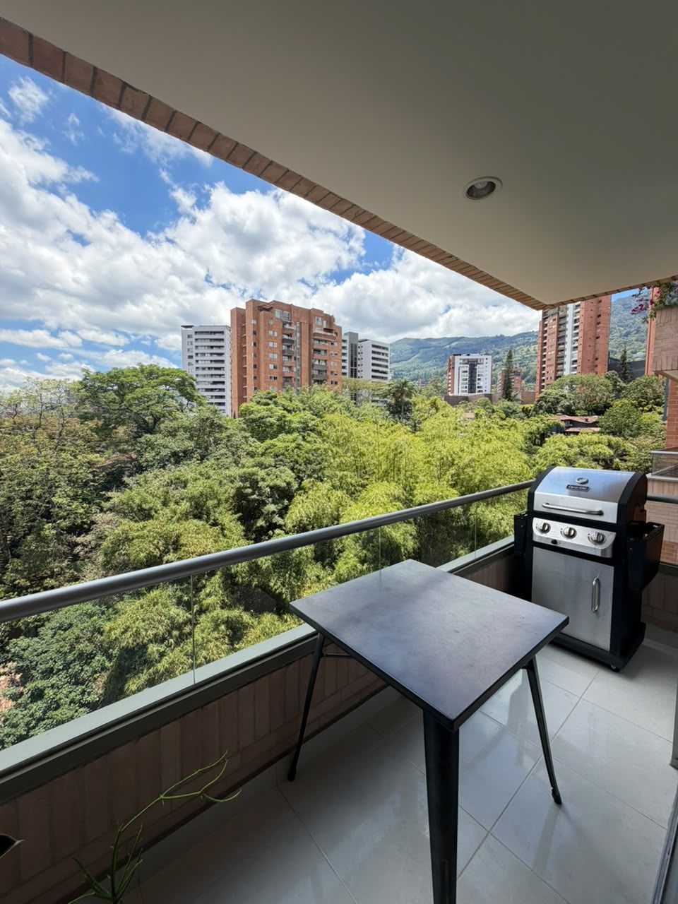 Apartamento en arriendo amoblado  Envigado Loma del Esmeraldal LC