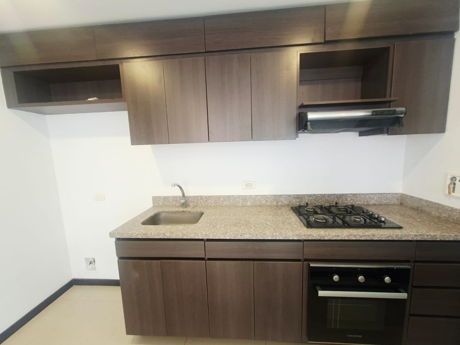 Apartamento en arriendo Poblado Palmas BY7