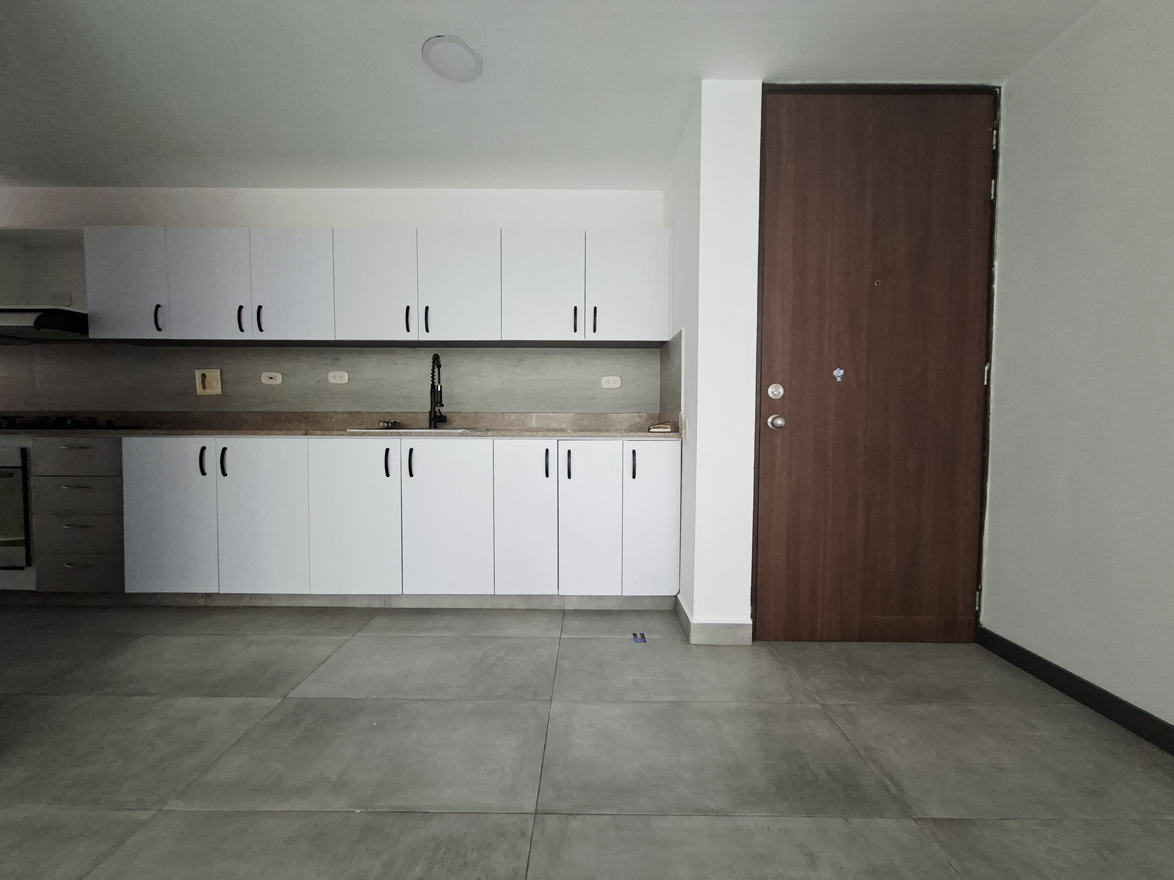 VENTA DE APARTAMENTO EN LA INTERMEDIA ENVIGADO ALTA VALORIZACIÓN