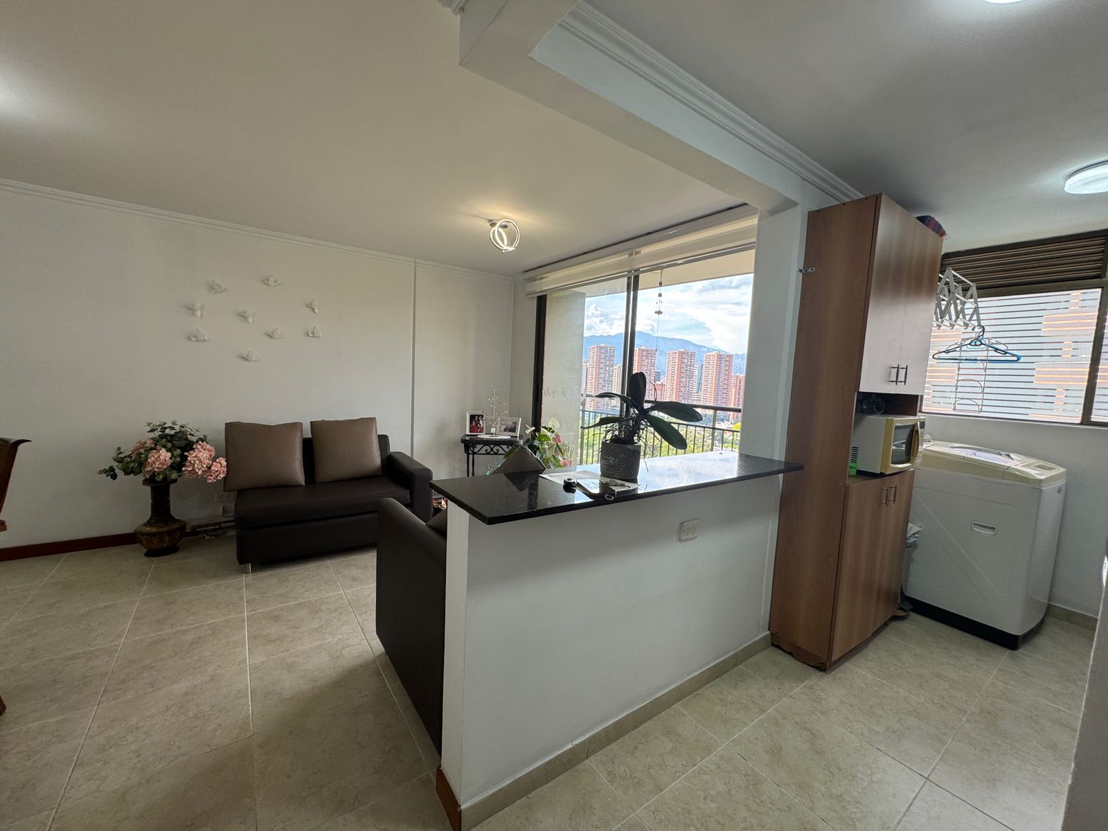 Venta de apartamento y arriendo amoblado Castropol cerca a la avenida