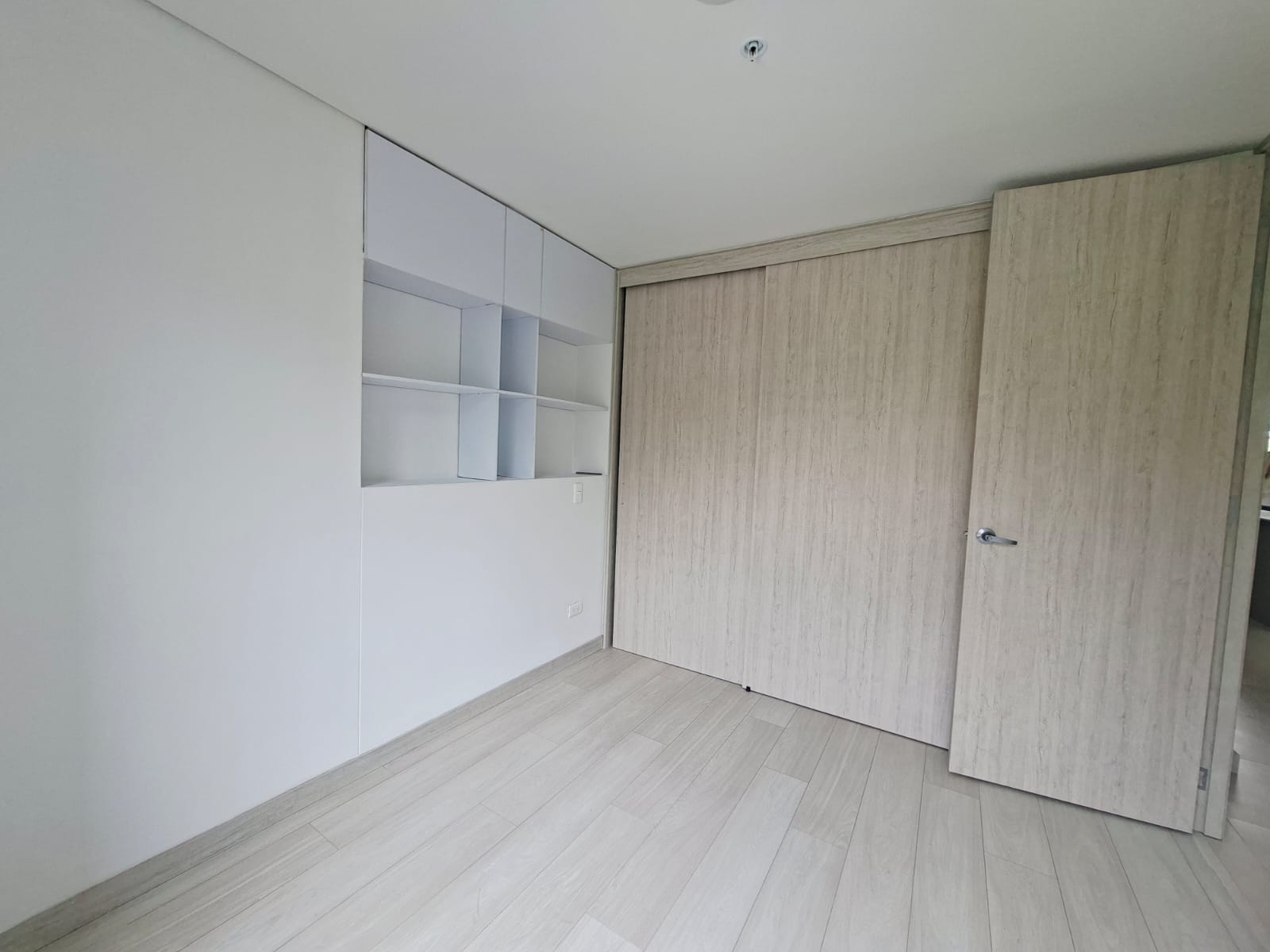 Apartamento en arriendo en la Intermedia y escobero FR8