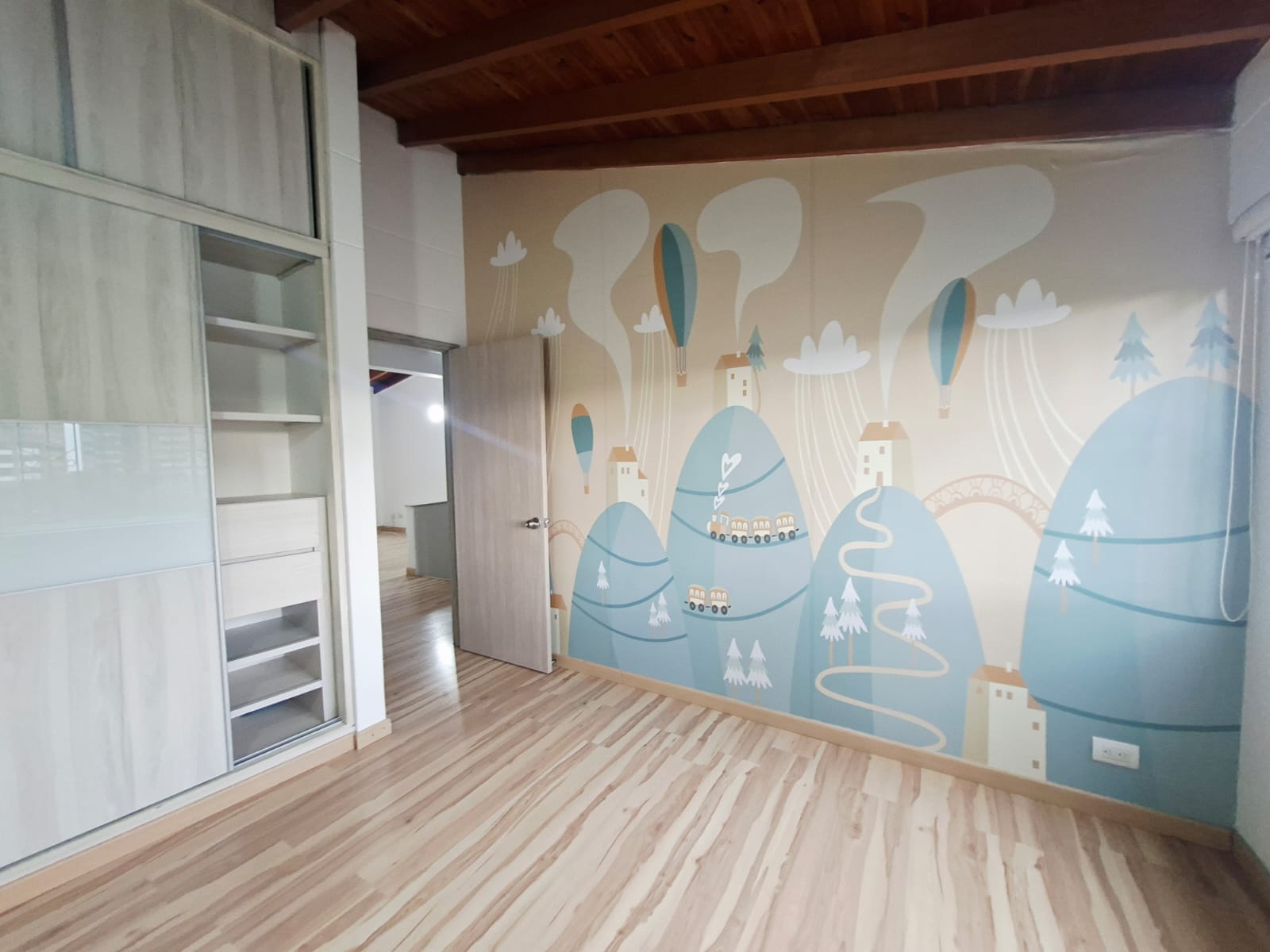 CASA EN ARRIENDO ENVIGADO LA SEBASTIANA DOS NIVELES