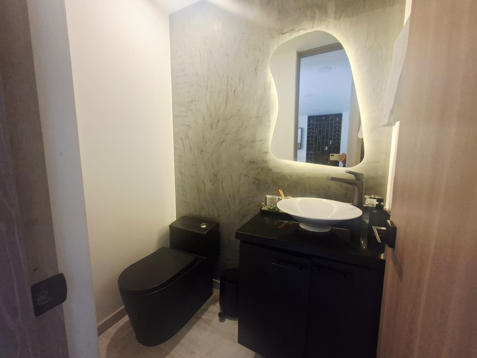 APARTAMENTO PARA LA VENTA EN POBLADO,  CERCA A PALMAS Y CASTROPOL
