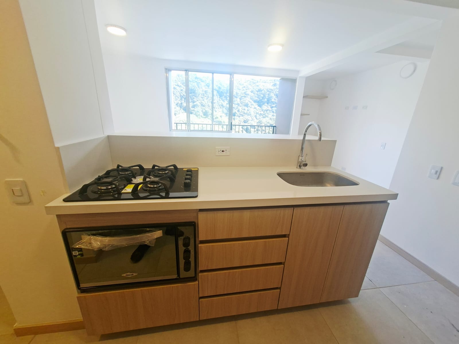 Apartamento en arriendo Loma de San José vista hermosa reserva