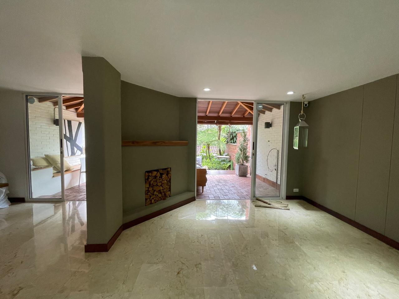 Casa en venta Envigado Loma de las Brujas  Alto Valor CC