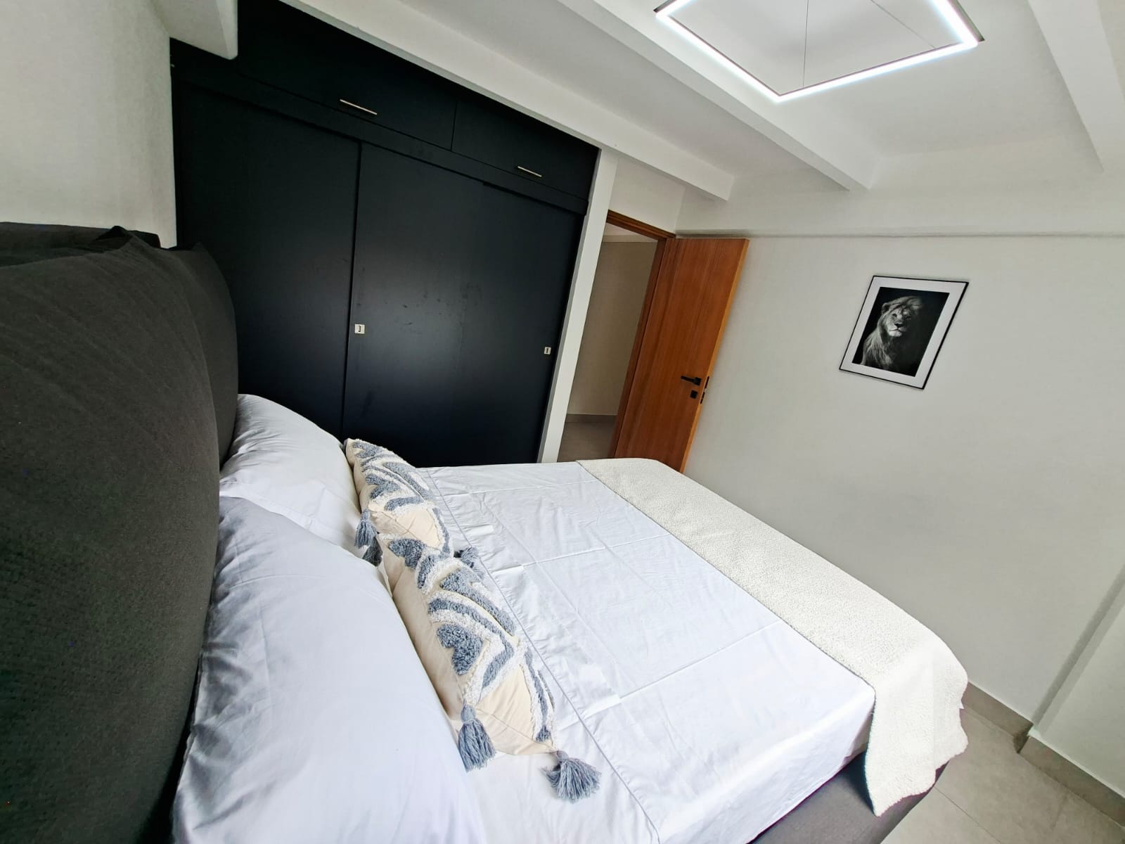 APARTAMENTO EN ARRIENDO AMOBLADO POBLADO CERCA  AL TESORO TV