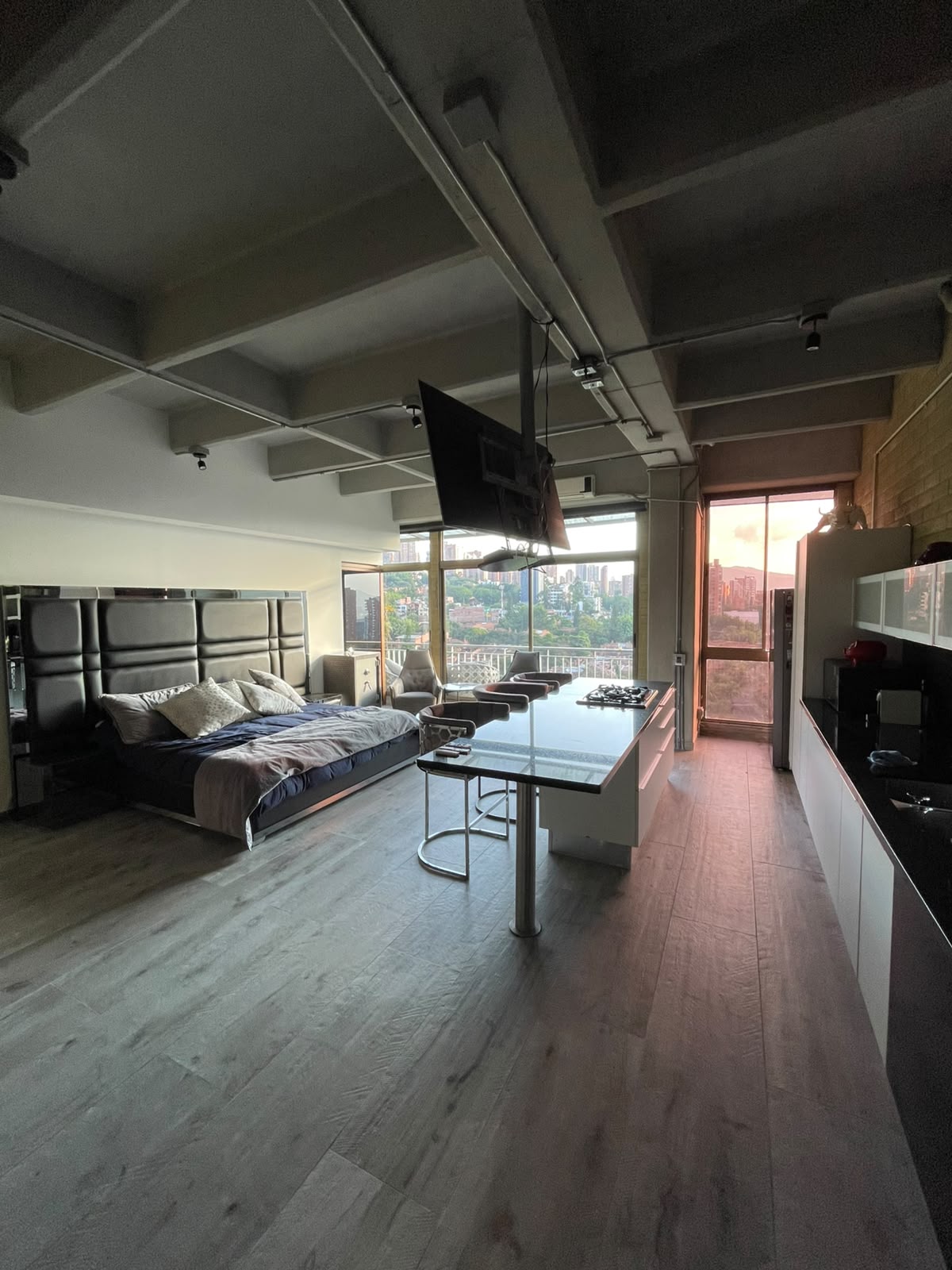 Apartamento tipo Loft amoblado con Jacuzzi Poblado