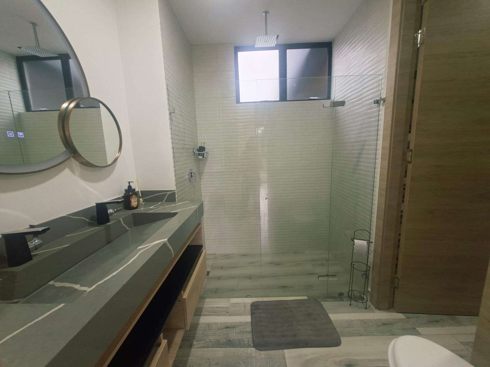 Apartamento dúplex en arriendo amoblado y sin amoblar Envigado Jacuzzi