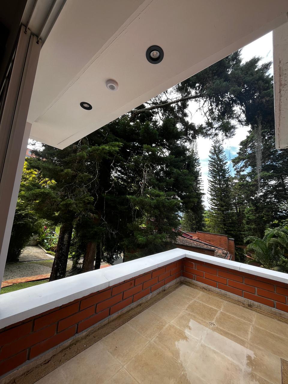 CASA EN VENTA EL POBLADO CERCA A LA CALERA