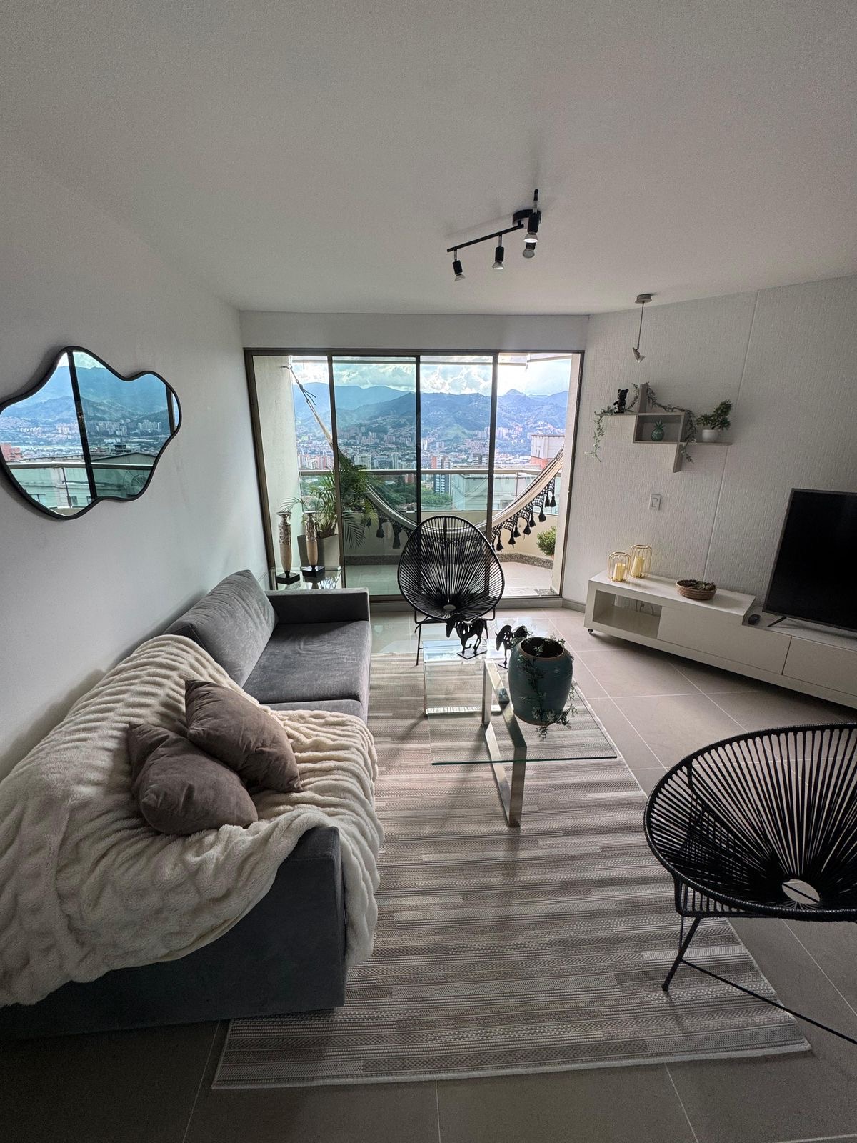 Apartamento amoblado en arriendo en el poblado