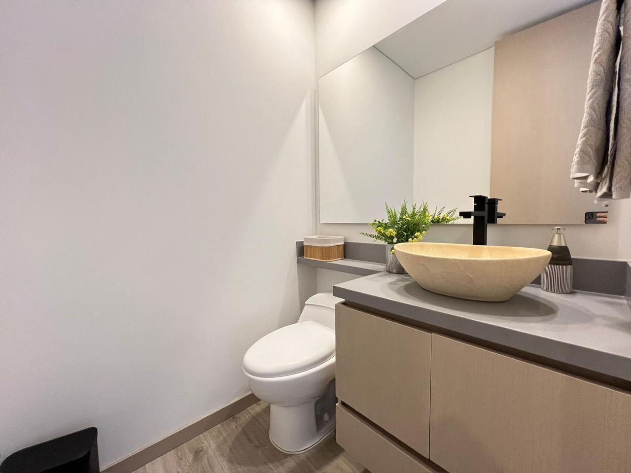 Apartamento en arriendo amoblado Poblado Hermoso LC