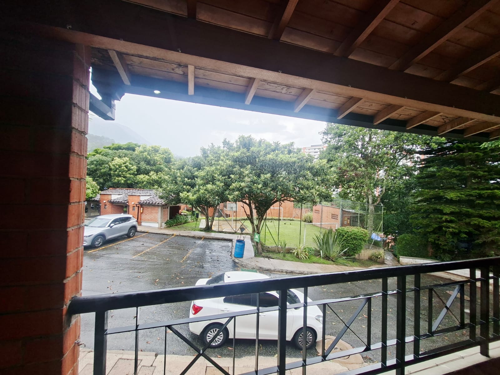 CASA EN ARRIENDO ENVIGADO LA SEBASTIANA DOS NIVELES