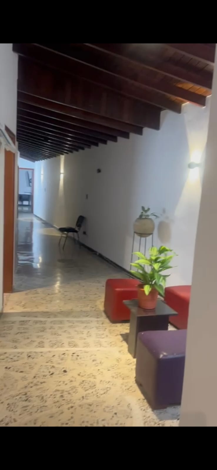 CASA ARRIENDO PARA OFICINA O LOCAL COMERCIAL EN LAURELES