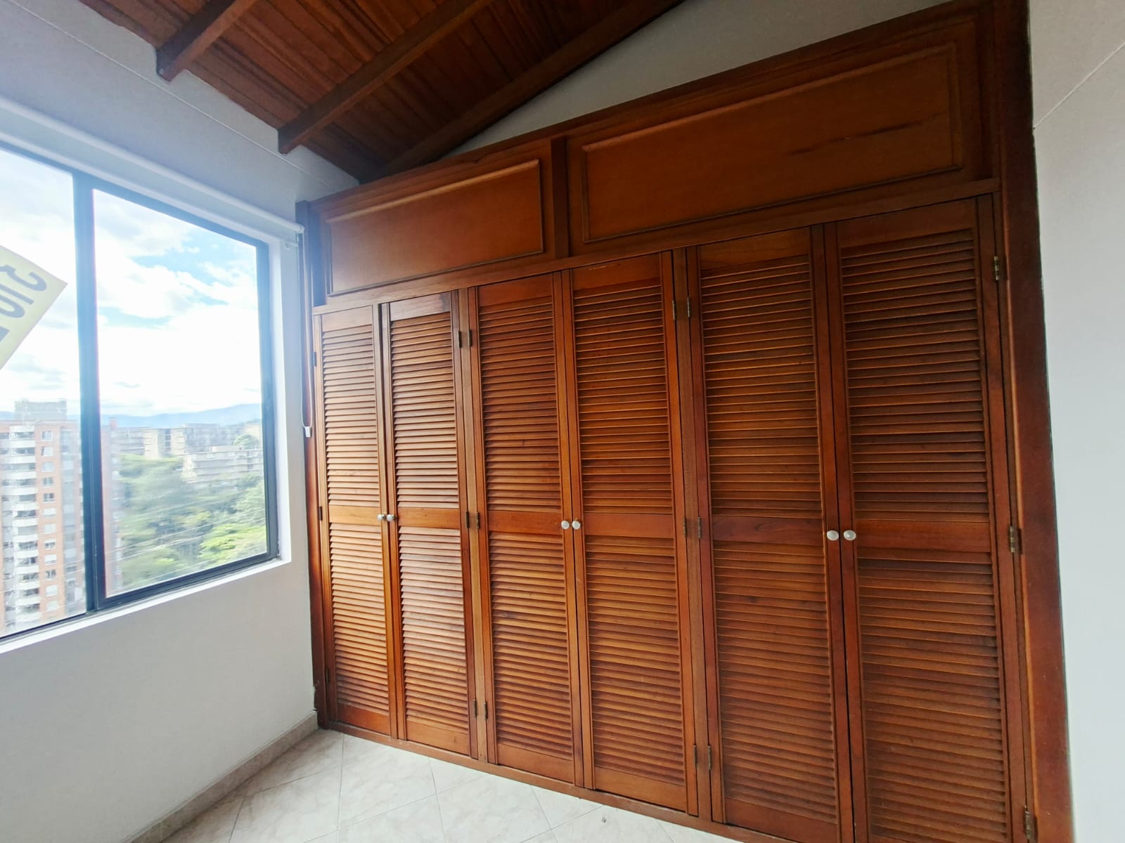 Apartamento en arriendo Poblado Loma de San Julian GBQ