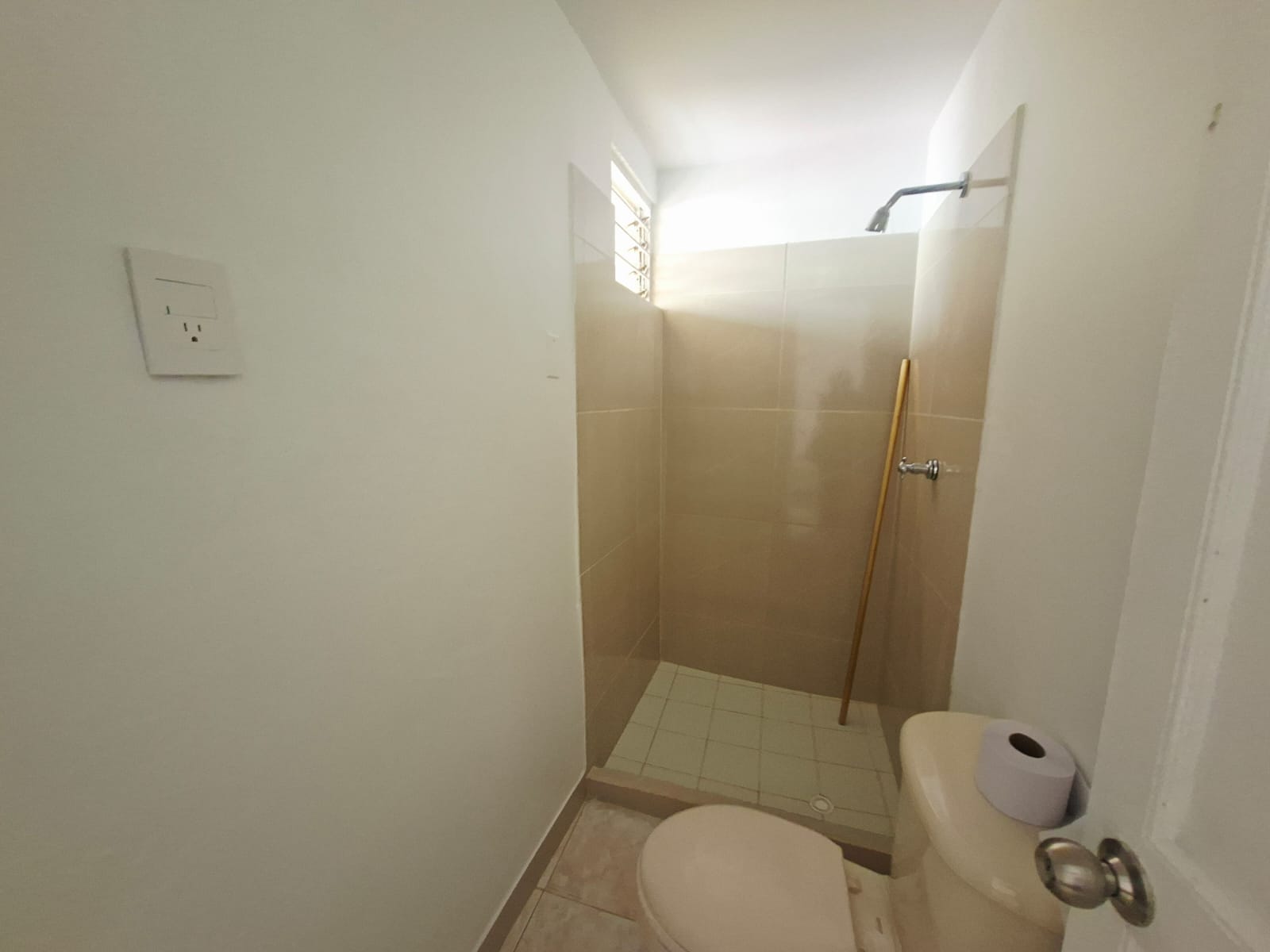 CASA LOTE EN VENTA BELEN ROSALES 9X22 ALTA MIXTURA
