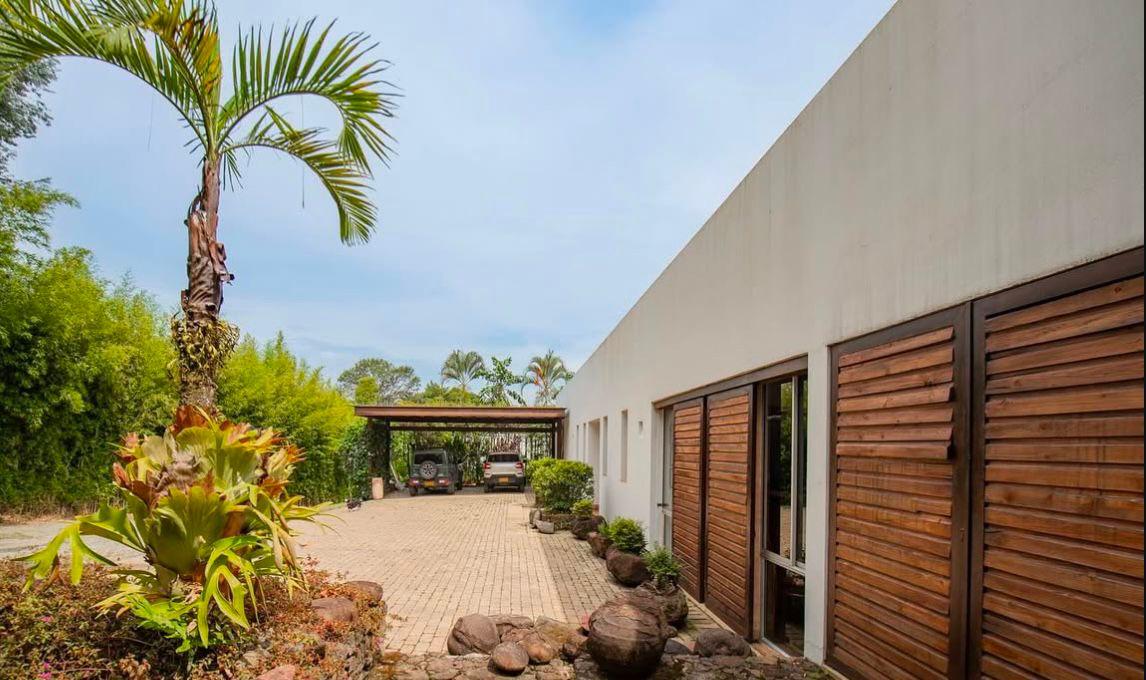 CASA CAMPESTRE  A LA VENTA EN ENVIGADO RAMALES LOMA DE LAS BRUJAS
