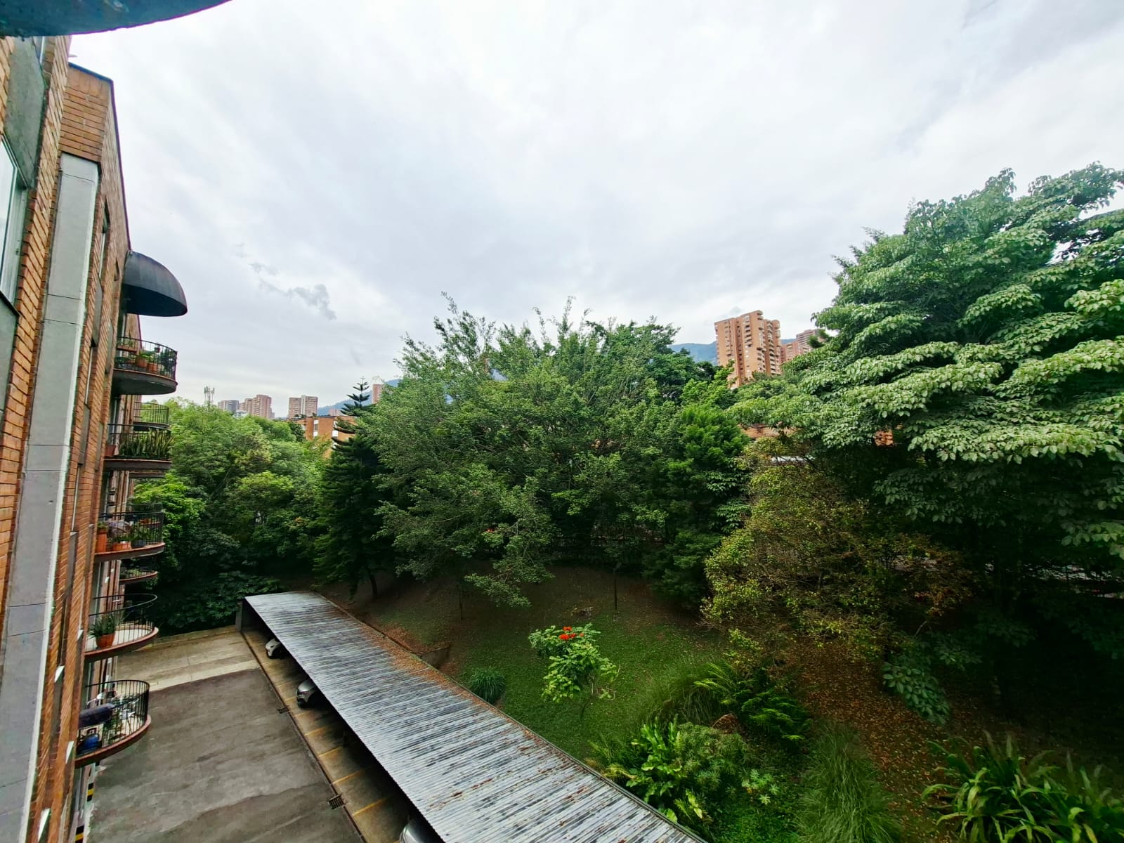 APARTAMENTO EN VENTA  CERCA AL TESORO POBLADO VT