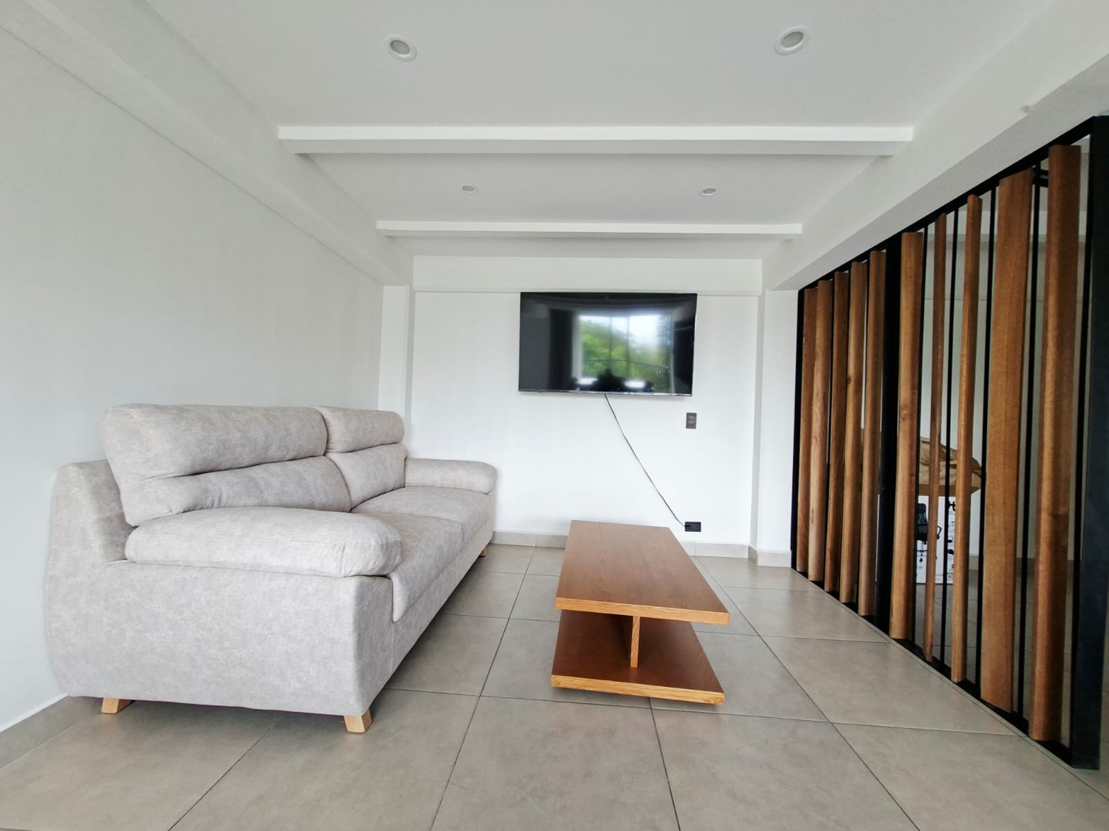 APARTAMENTO EN ARRIENDO AMOBLADO POBLADO CERCA  AL TESORO TV