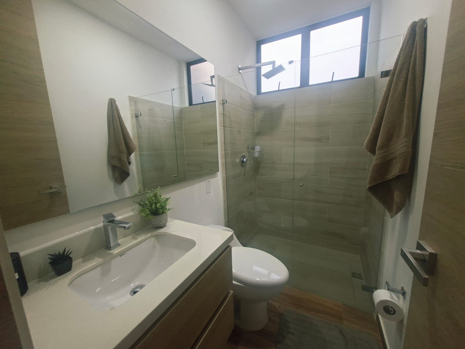 Apartamento dúplex en arriendo amoblado y sin amoblar Envigado Jacuzzi