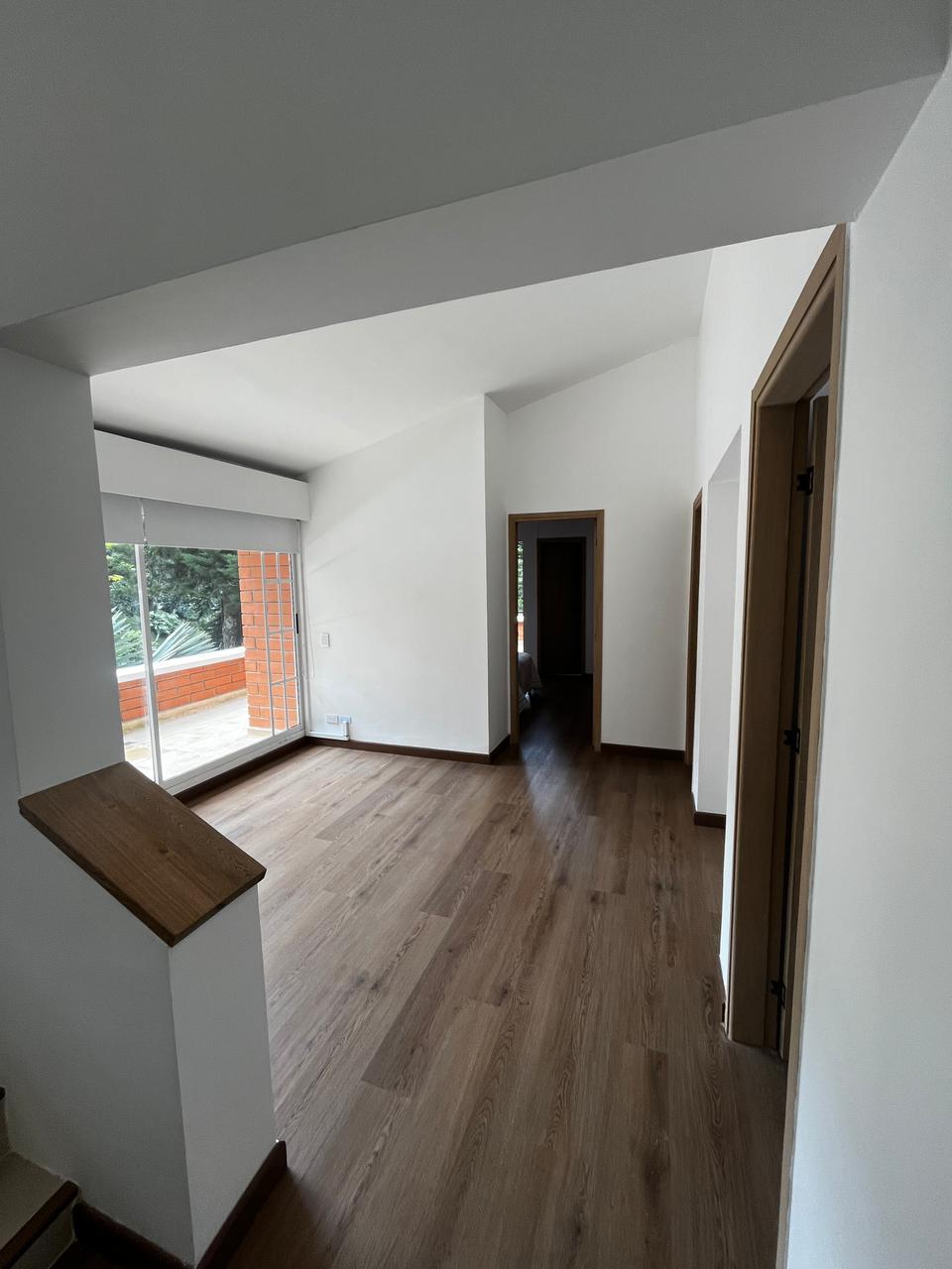 CASA EN VENTA EL POBLADO CERCA A LA CALERA