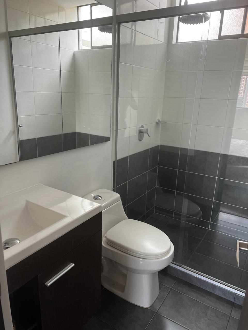 APARTAMENTO EN ARRIENDO AMOBLADO POBLADO VC13