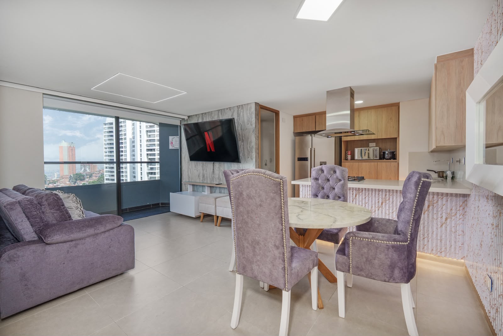 Apartamento en arriendo Poblado con jacuzzi TG BQ LC