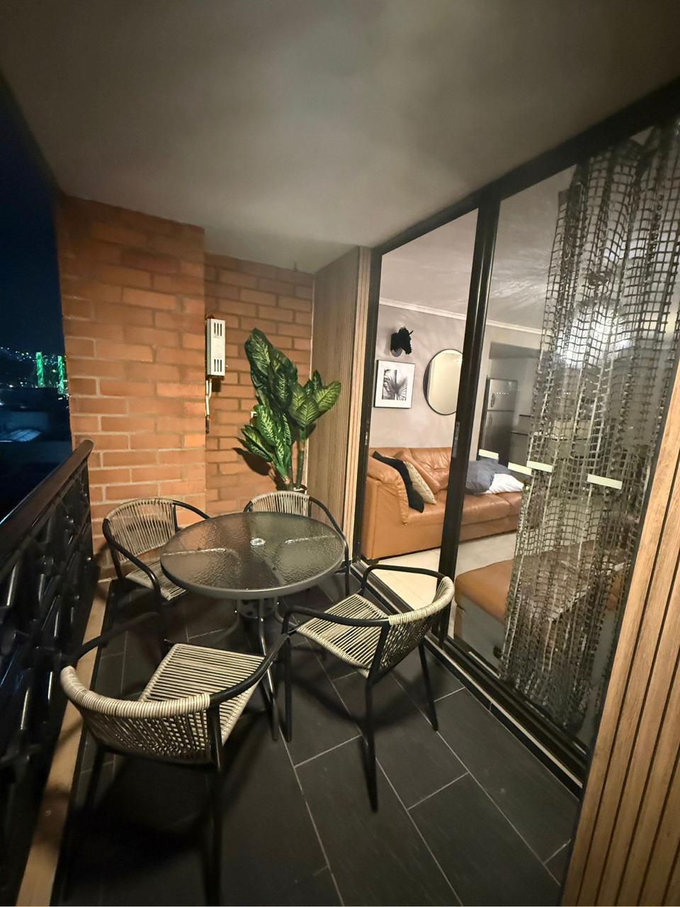 Apartamento en arriendo amoblado Poblado cerca a las Vegas LC