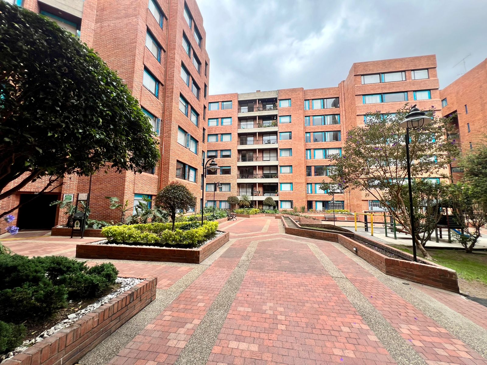 Venta Apto Cedritos – 3 habitaciones + estudio y vista verde 100 mts2