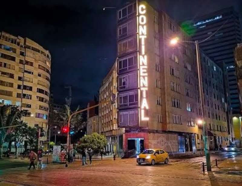 Local en  pasaje comercial
