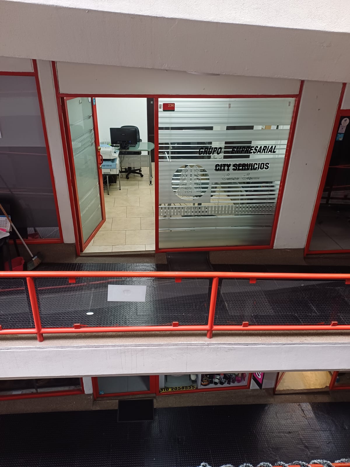 Venta Oficina 7 de Agosto, Centro Comercial las Rampas