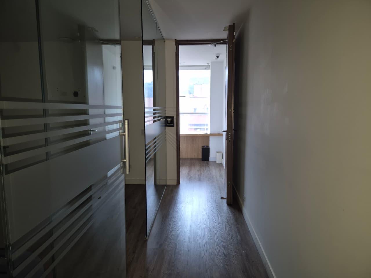 Venta Oficina en Bella Suiza en el Centro Empresarial 128