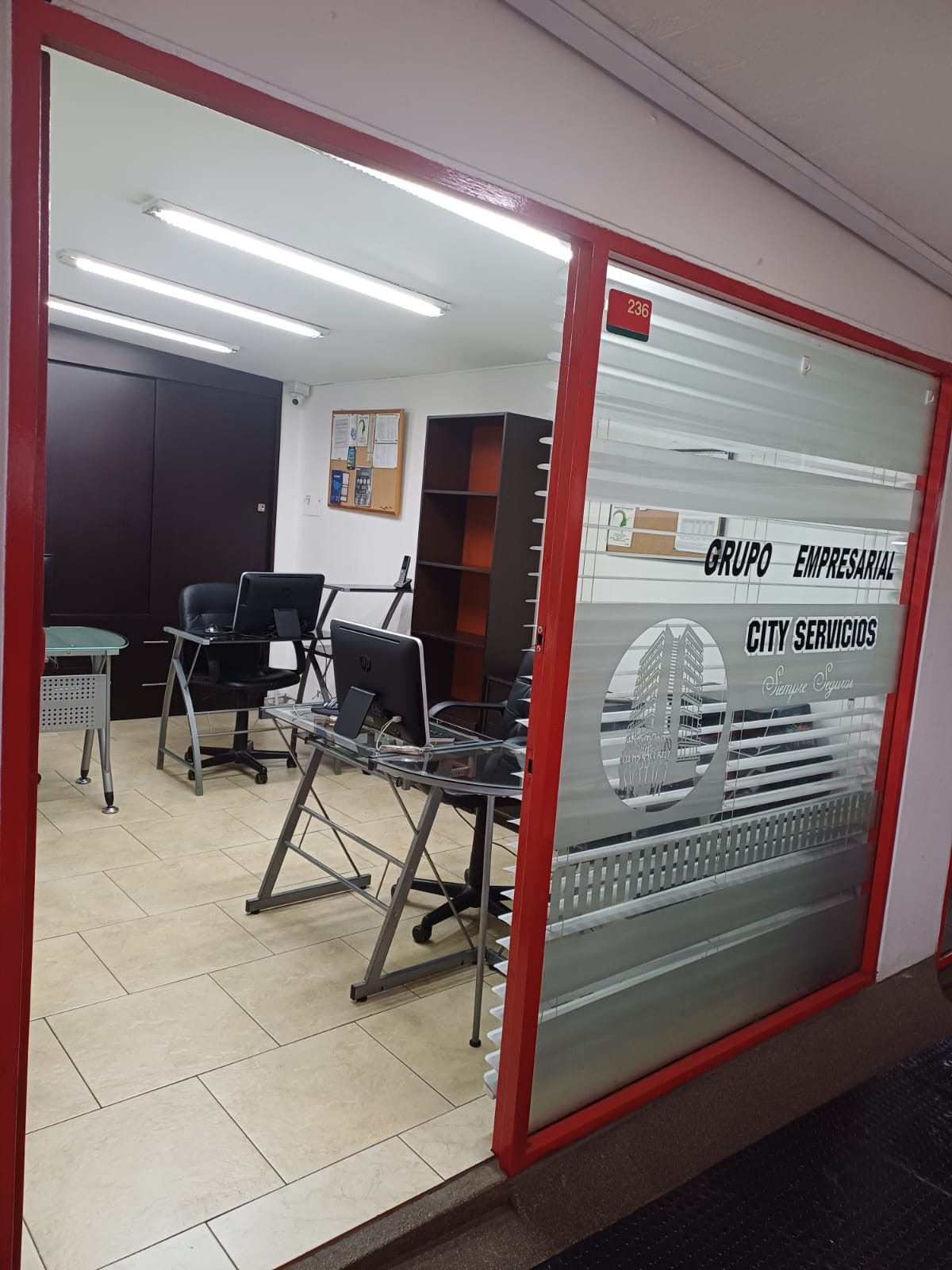 Venta Oficina 7 de Agosto, Centro Comercial las Rampas