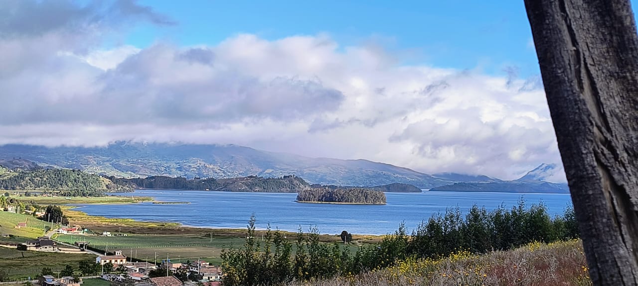 Venta Lote con vista a la laguna de Tota 1000 mts2