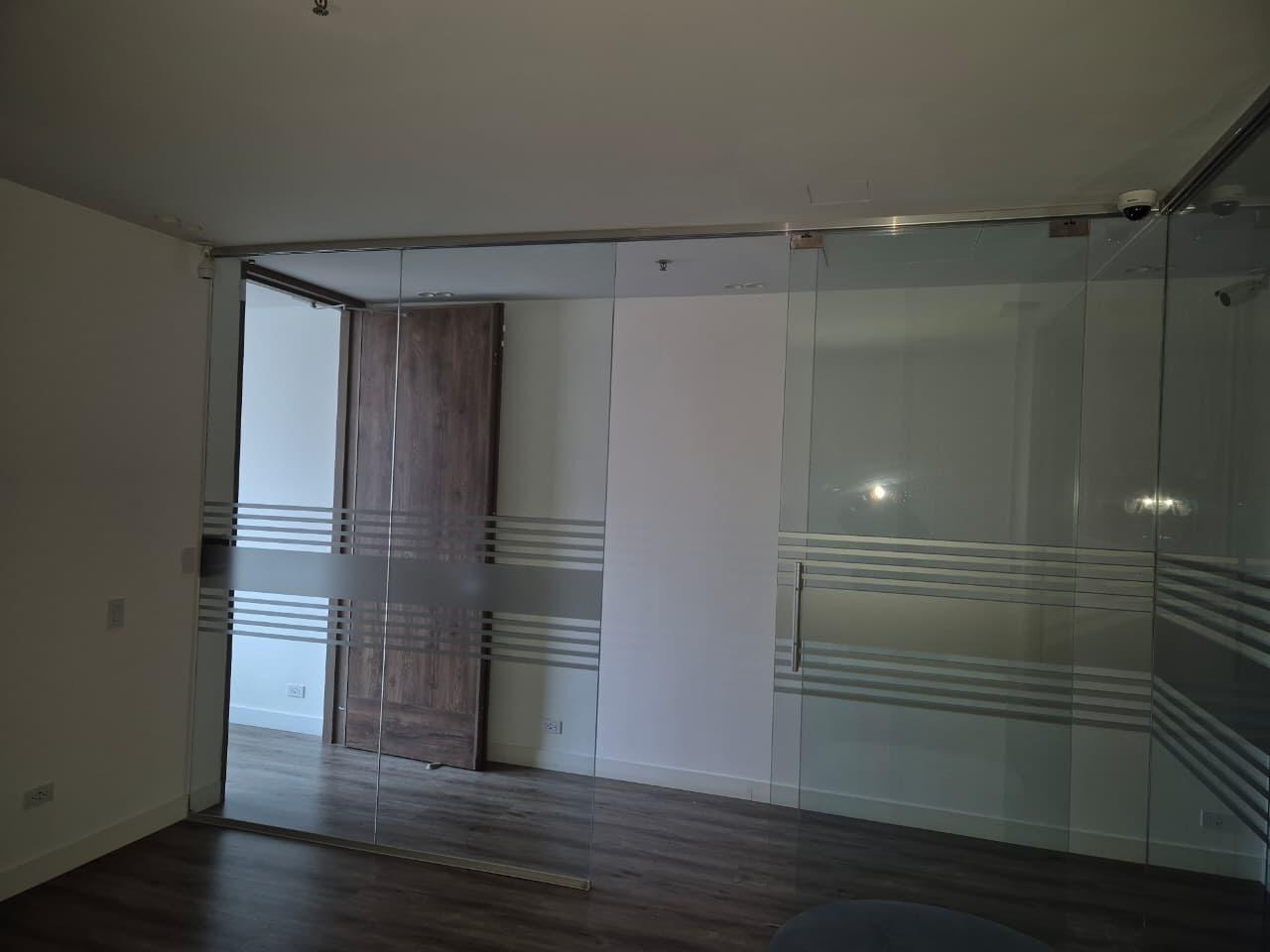 Venta Oficina en Bella Suiza en el Centro Empresarial 128