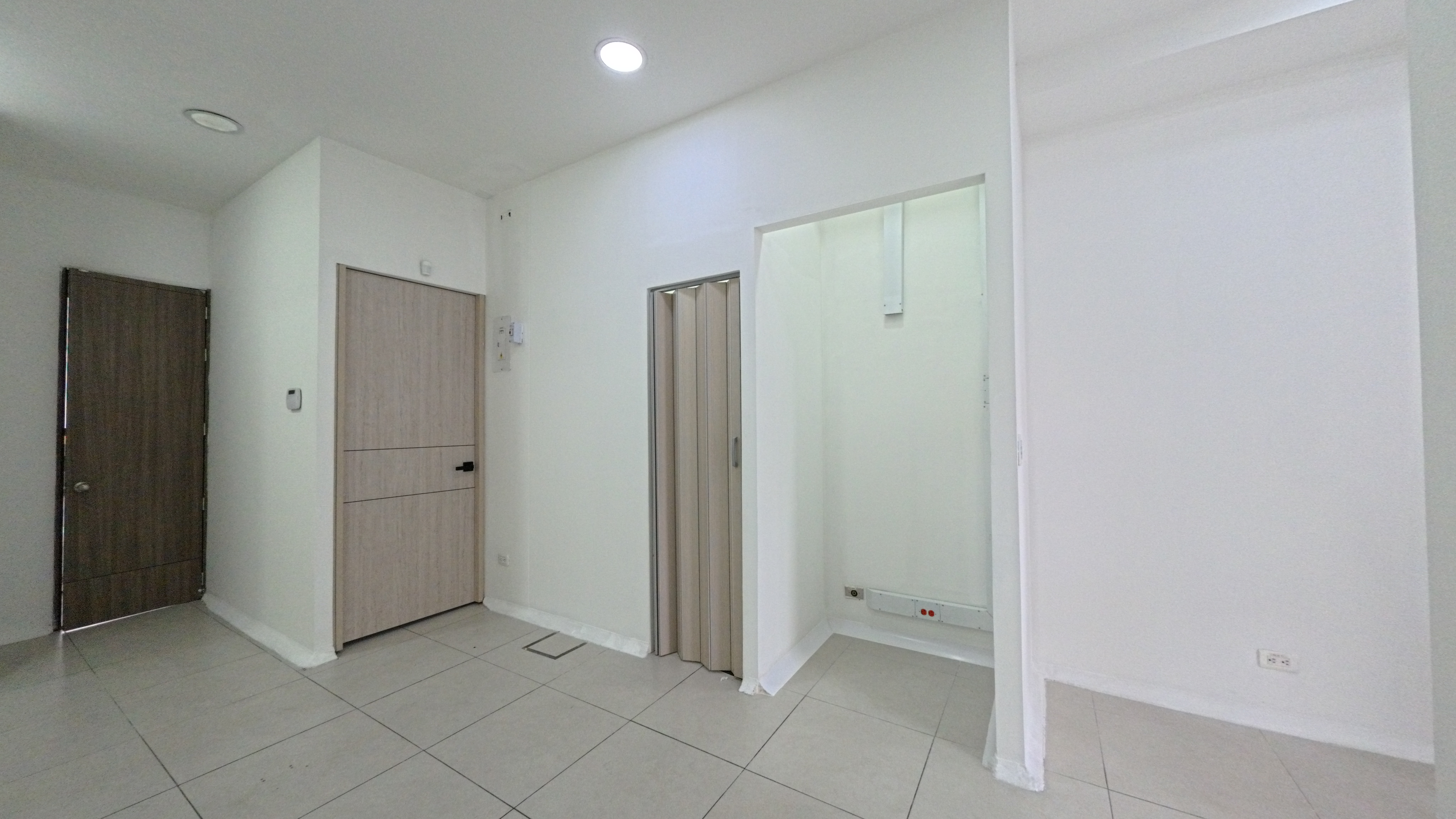 Arriendo Local / Oficina en Bella Suiza