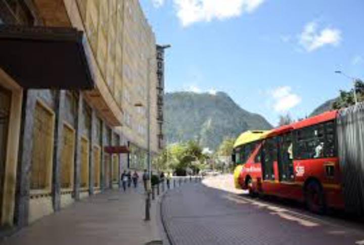 Local en  pasaje comercial