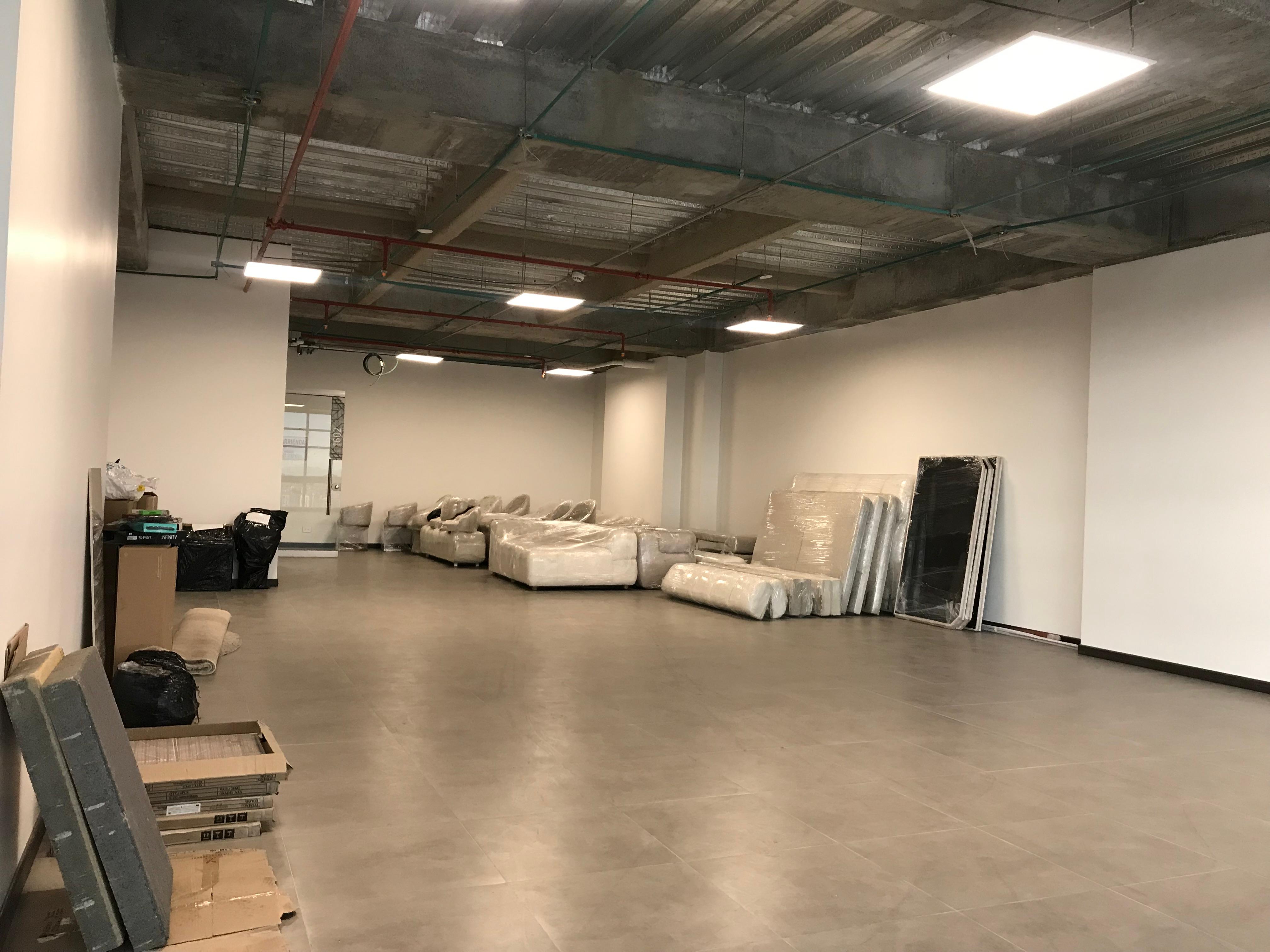 ARRIENDO Oficina en North Point | Torre Krystal 130 mts