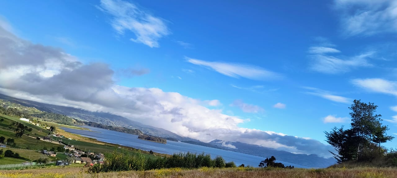 Venta Lote con vista a la laguna de Tota 1000 mts2