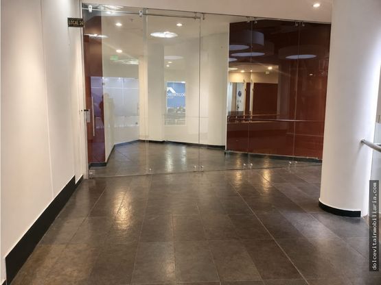Local en  pasaje comercial