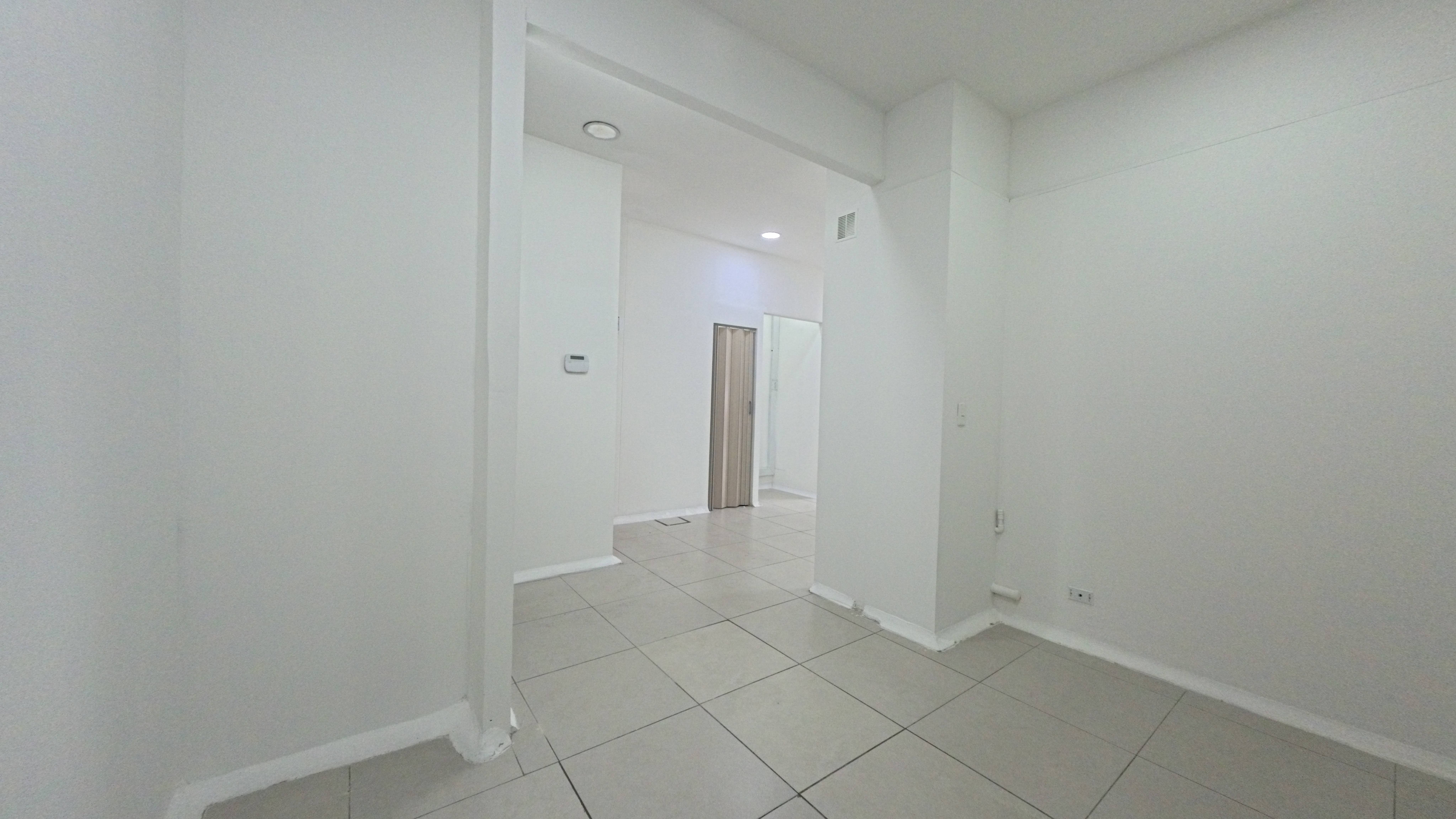 Arriendo Local / Oficina en Bella Suiza