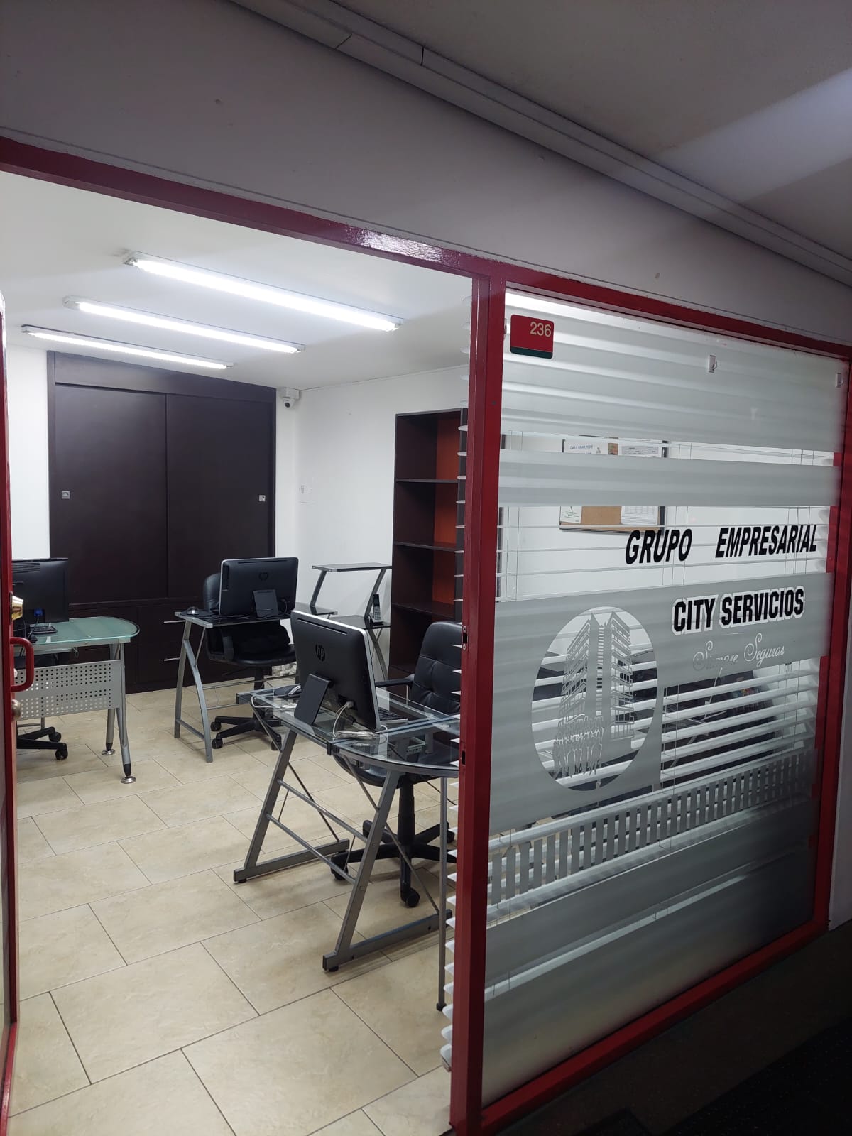 Venta Oficina 7 de Agosto, Centro Comercial las Rampas