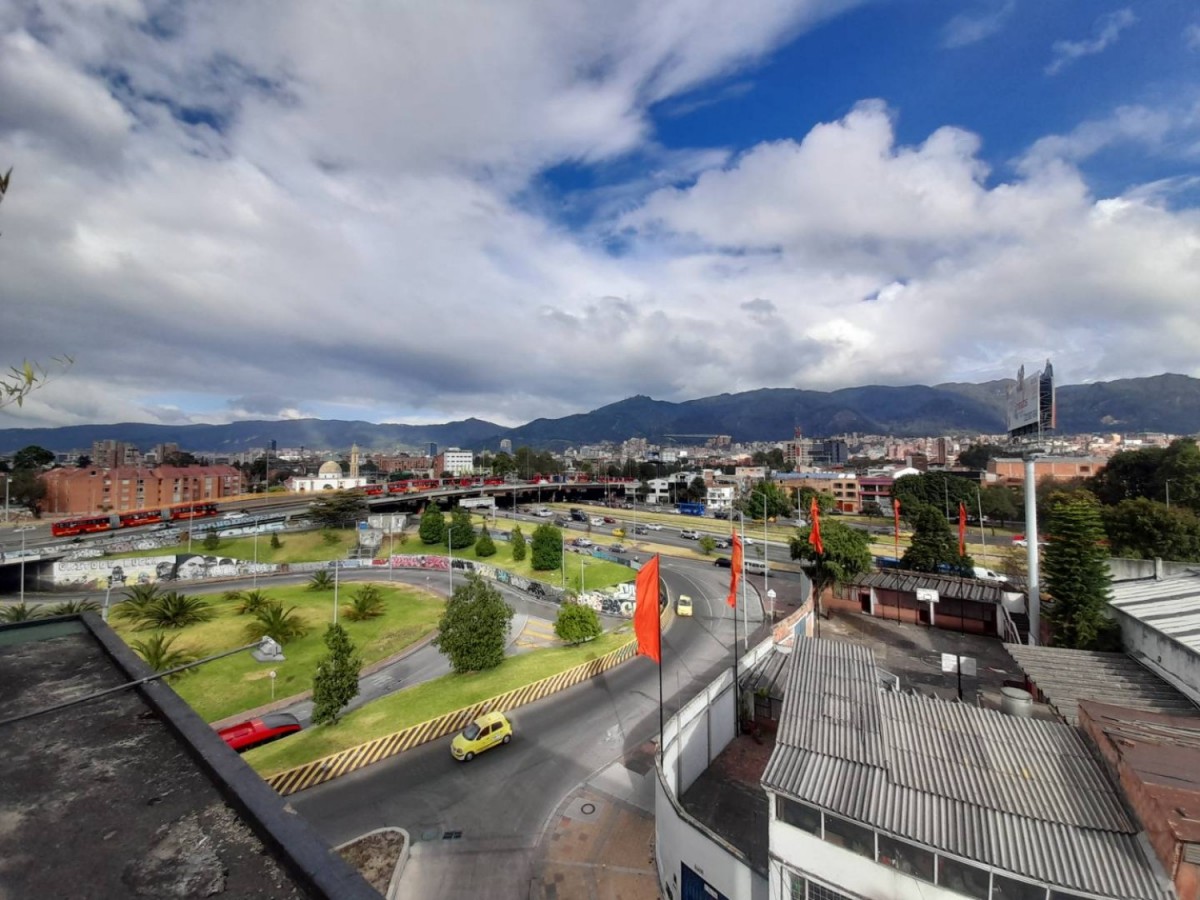Oficina En Arriendo - Jorge Eliecer Gaitan, Bogota