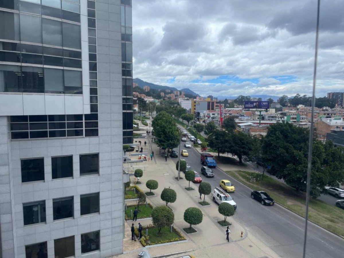 Oficina En Venta - Bosque De Pinos, Bogota
