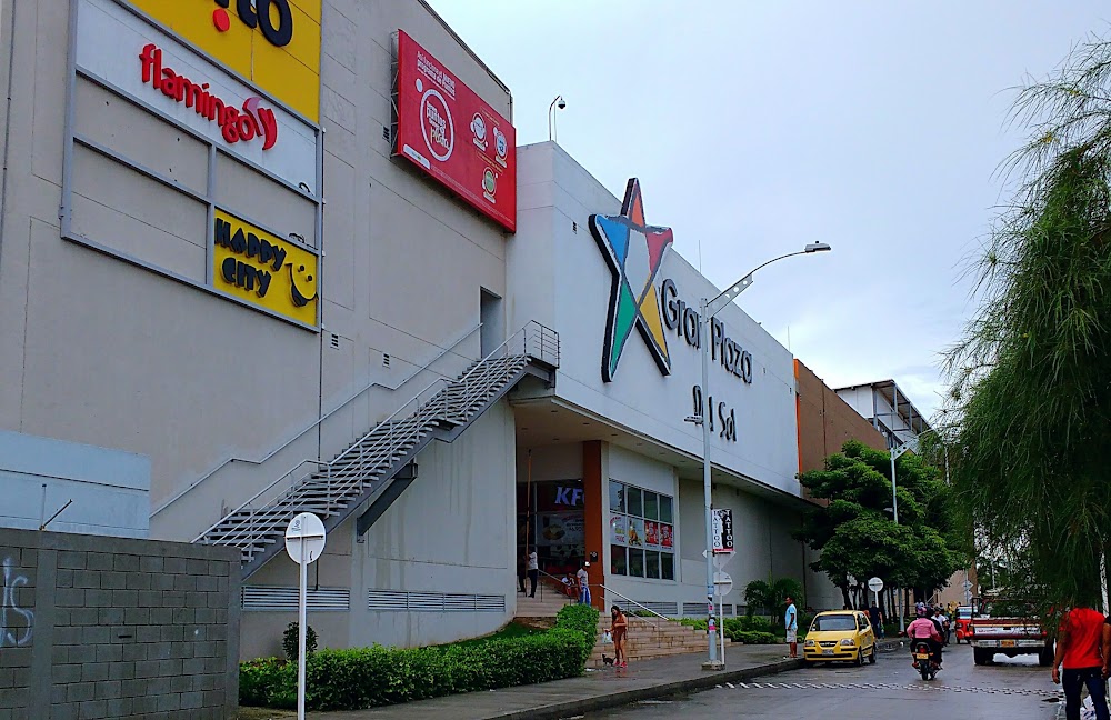C.C. GRAN PLAZA DEL SOL Cra. 32 #30 - 23
